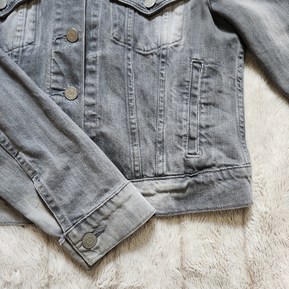 Women's Denim Jean Jacket Gray Distressed faded Cropped Collared LEVI STRAUSS - Picture 11 of 16